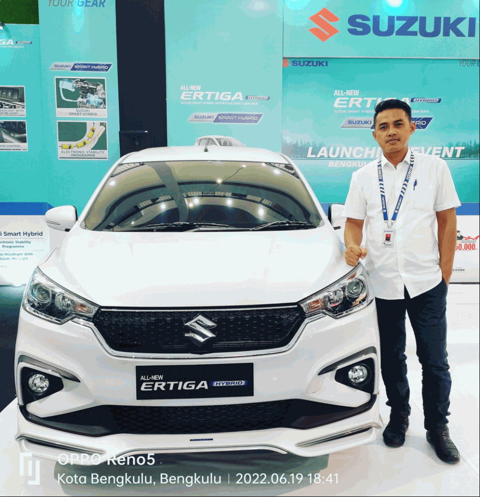 Foto Sales Tri Aulia Rahman